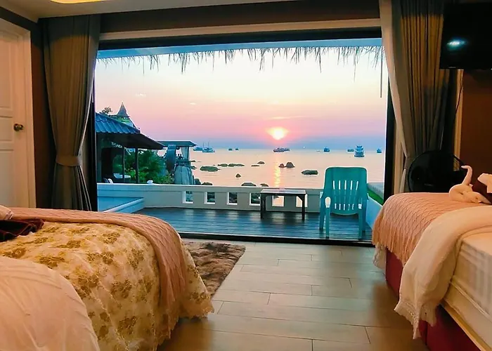 Romantic hotel: Clear View Resort